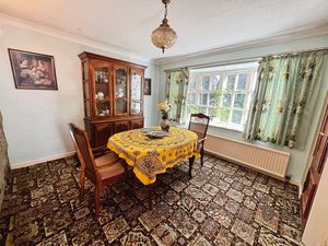Dining Room - click for photo gallery